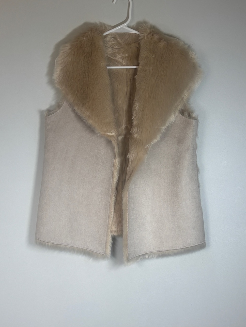Source Unknown Beige Faux Fur Panel